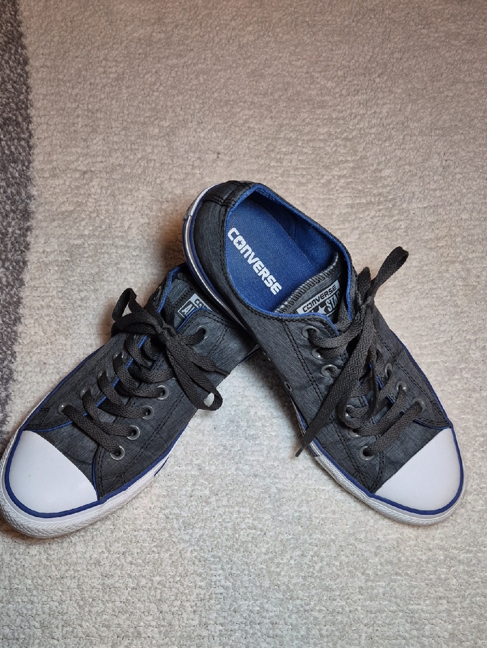 Chuck Taylor Converse Men's Size 9  Gray Canvas Low-Top Sneaker  Women Size 11